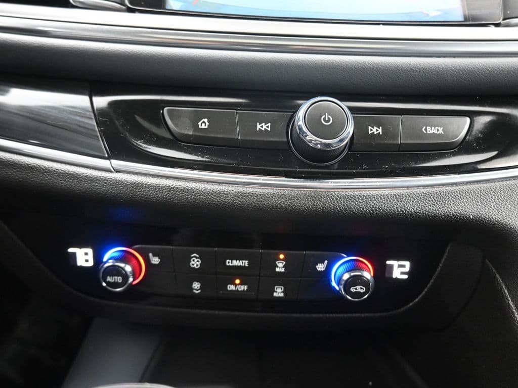 2018 Buick Enclave Essence, photo 21 of 72