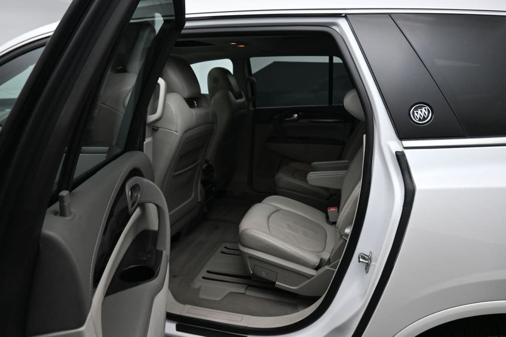 2017 Buick Enclave Leather Group, photo 34 of 76