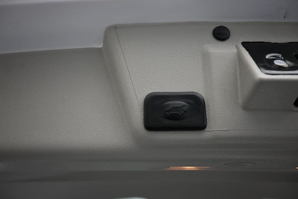 2017 Buick Enclave Leather Group, photo 61 of 76