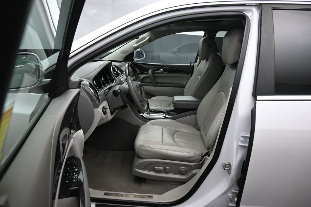 2017 Buick Enclave Leather Group, photo 12 of 76