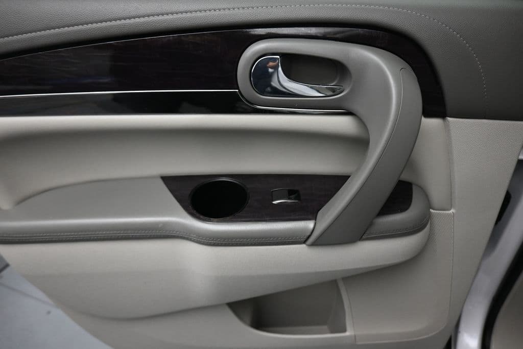 2017 Buick Enclave Leather Group, photo 33 of 76