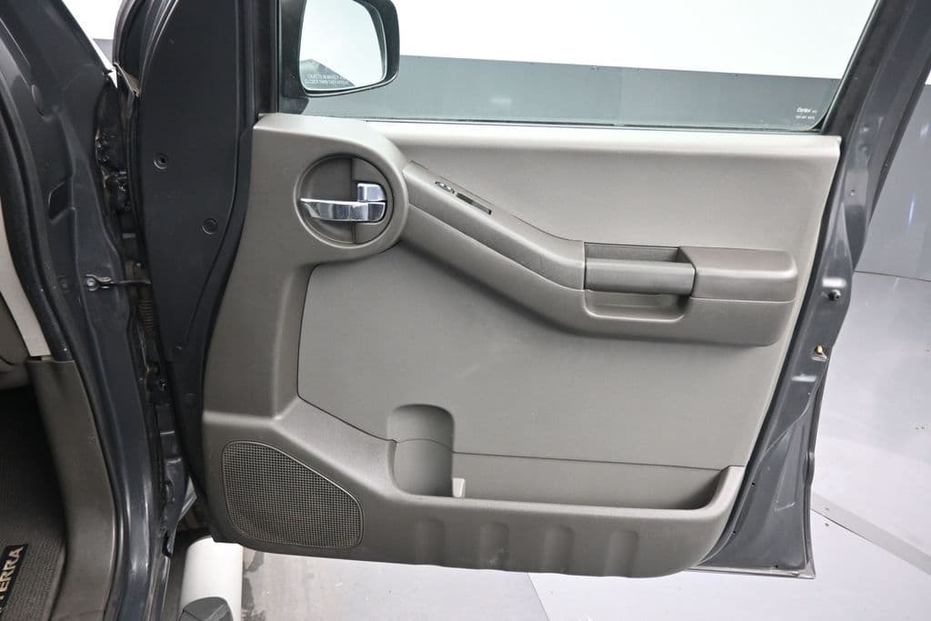 2010 Nissan Xterra X, photo 25 of 43