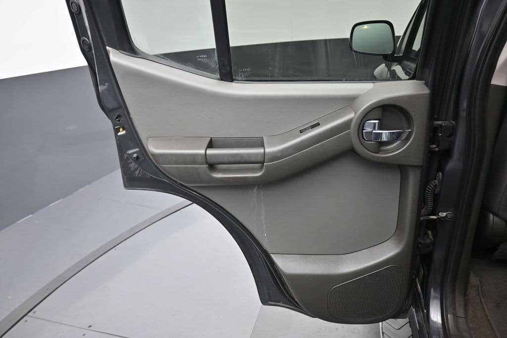 2010 Nissan Xterra X, photo 20 of 43