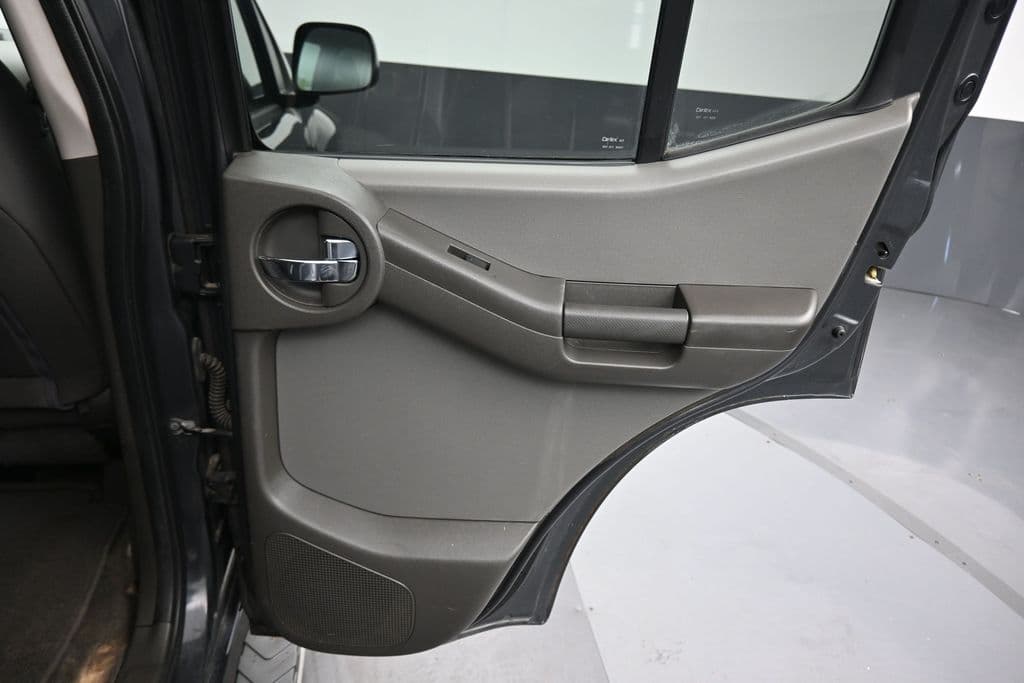 2010 Nissan Xterra X, photo 22 of 43