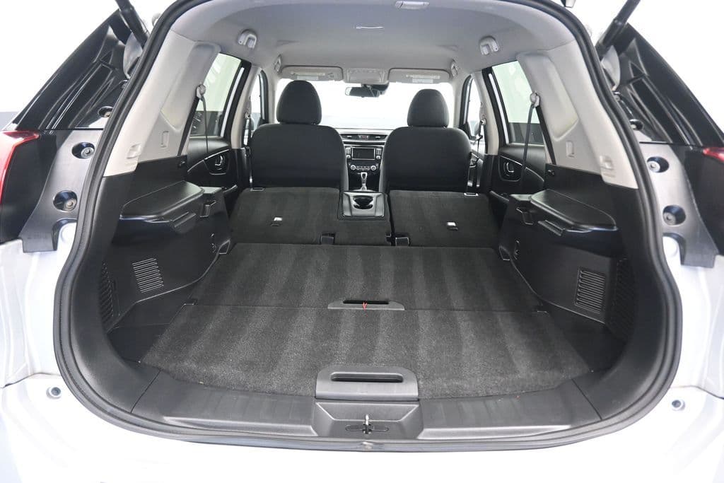 2020 Nissan Rogue SV, photo 50 of 63