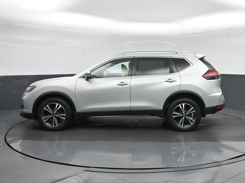 2020 Nissan Rogue SV, photo 4 of 63