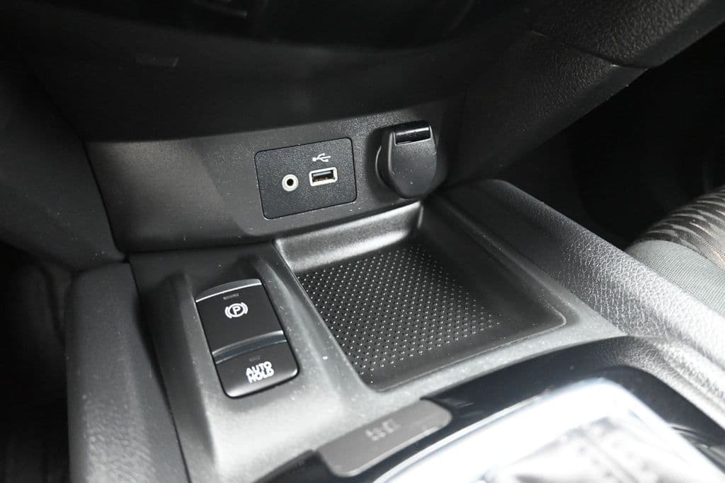 2020 Nissan Rogue SV, photo 26 of 63