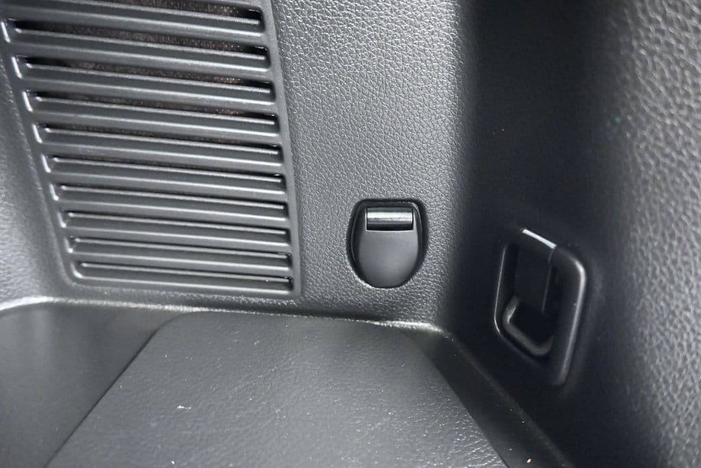 2020 Nissan Rogue SV, photo 49 of 63