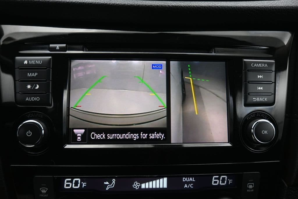2020 Nissan Rogue SV, photo 23 of 63