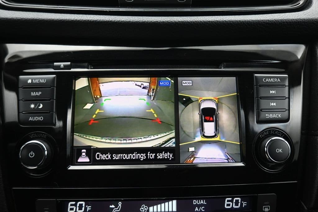 2020 Nissan Rogue SV, photo 19 of 63
