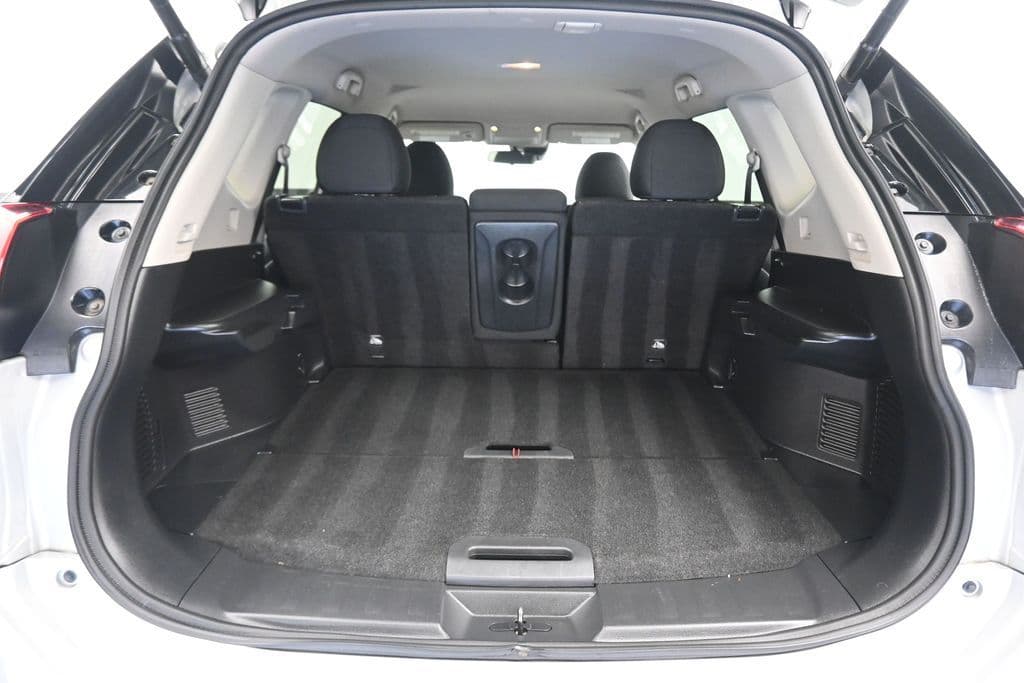 2020 Nissan Rogue SV, photo 47 of 63