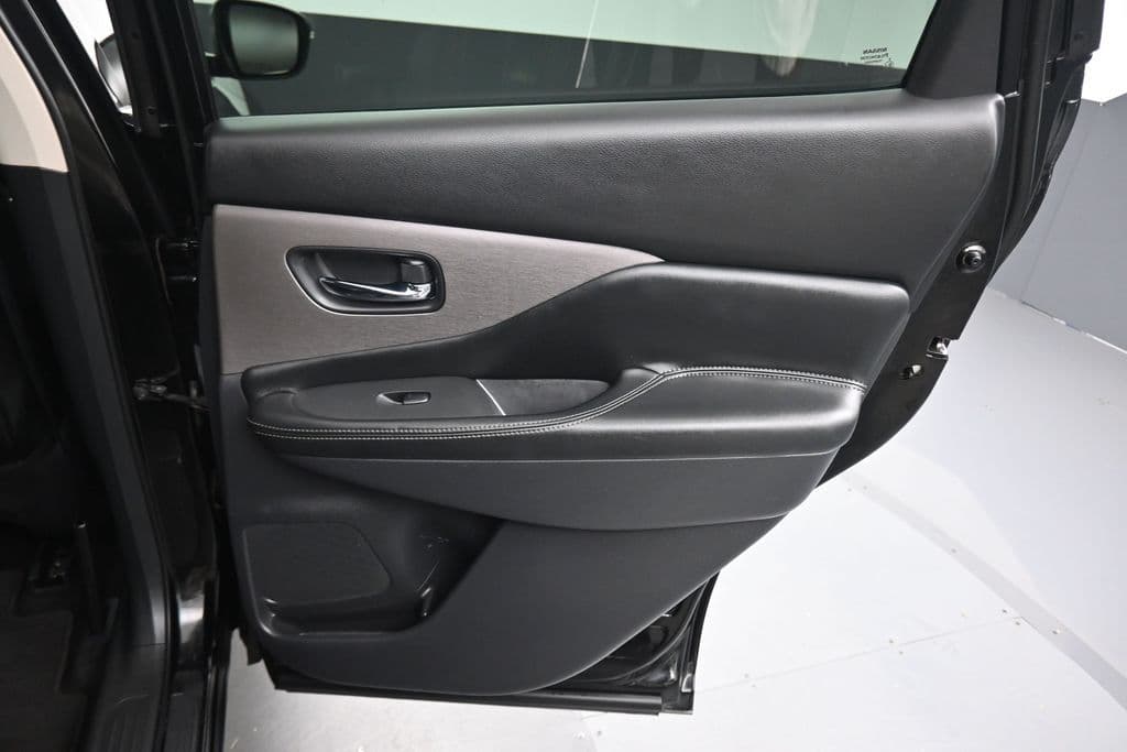 2022 Nissan Murano SV, photo 31 of 57