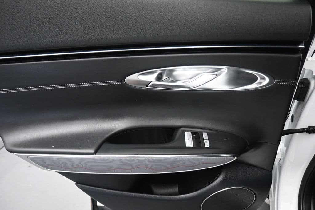 2024 Genesis GV70 2.5T, photo 37 of 71