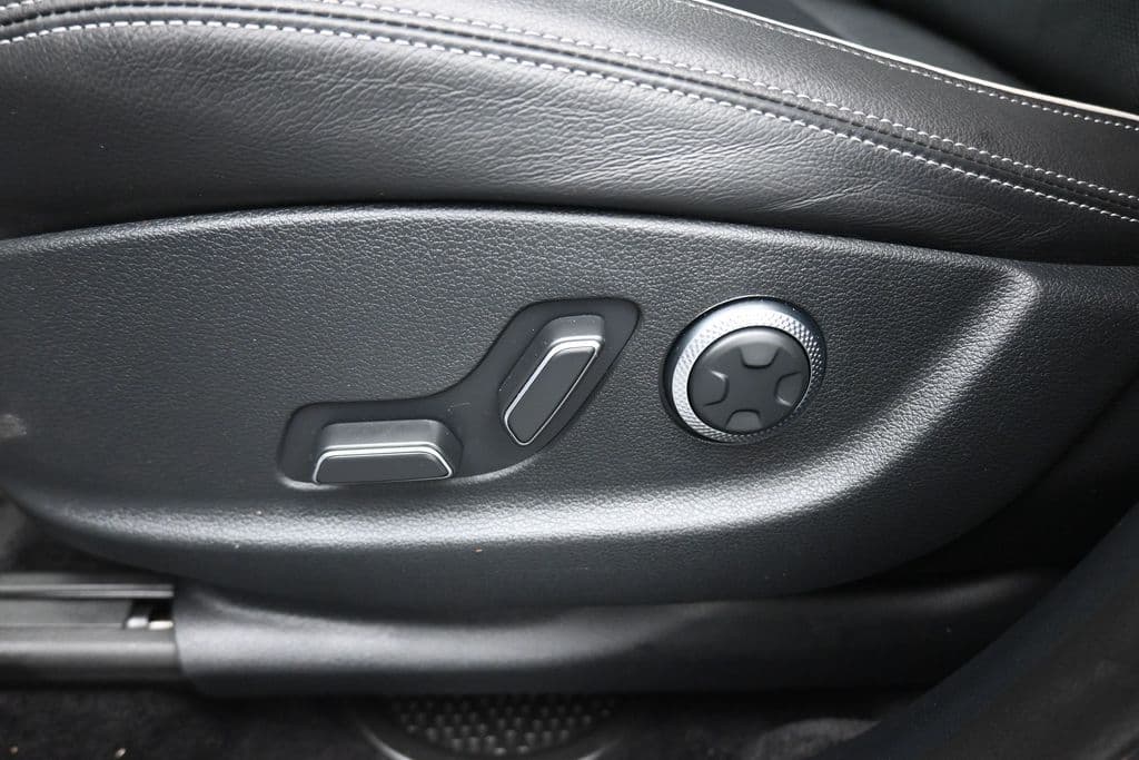 2024 Genesis GV70 2.5T, photo 12 of 71