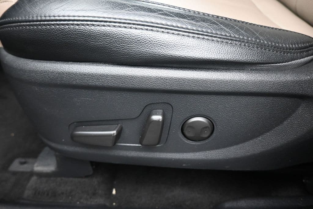 2019 Hyundai Santa Fe Limited, photo 12 of 68