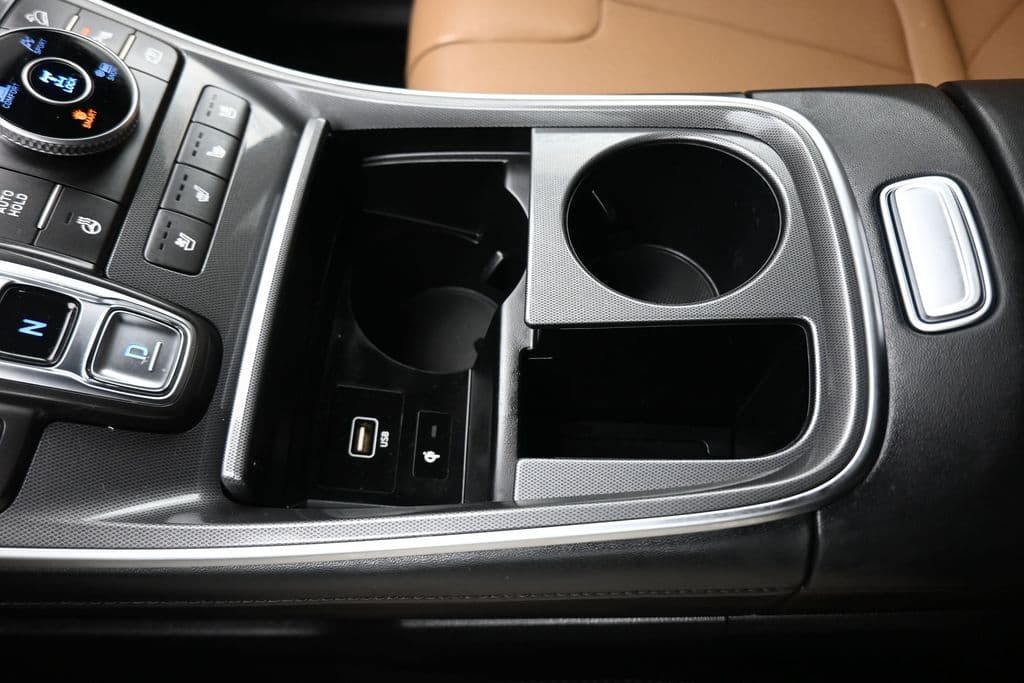 2021 Hyundai Santa Fe Calligraphy, photo 31 of 73