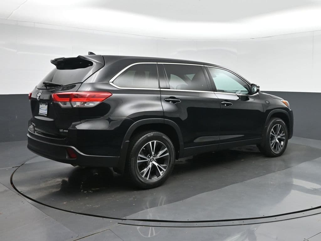 2019 Toyota Highlander LE Plus, photo 7 of 68