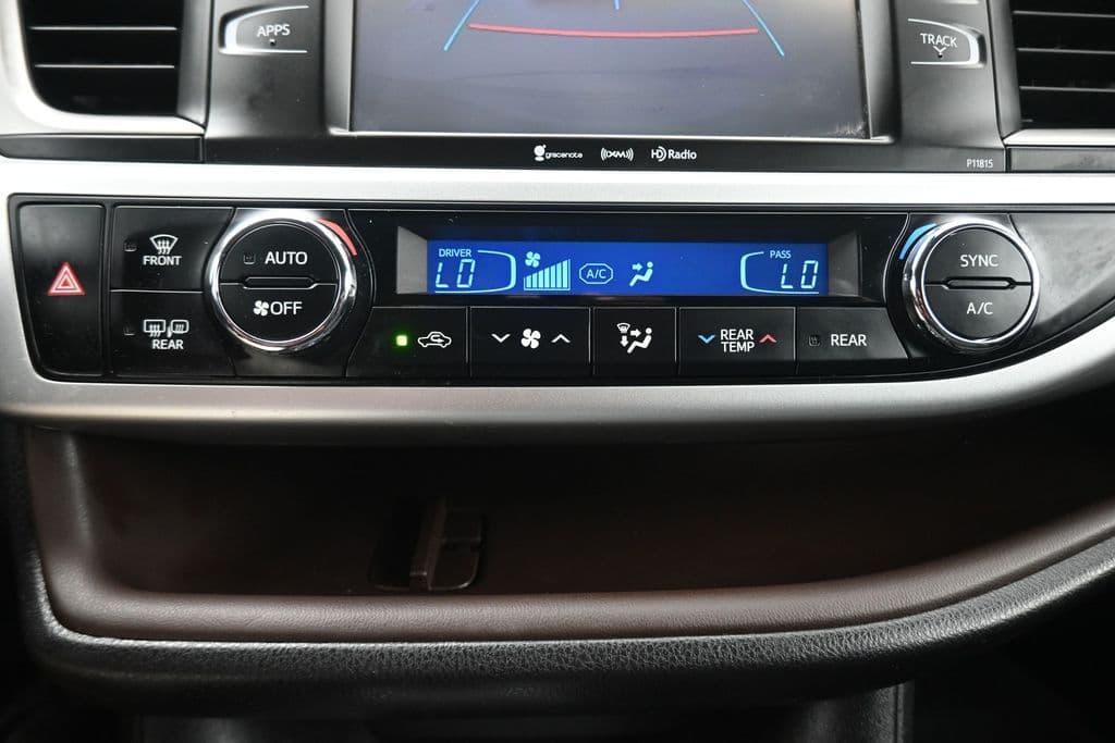 2019 Toyota Highlander LE Plus, photo 19 of 68