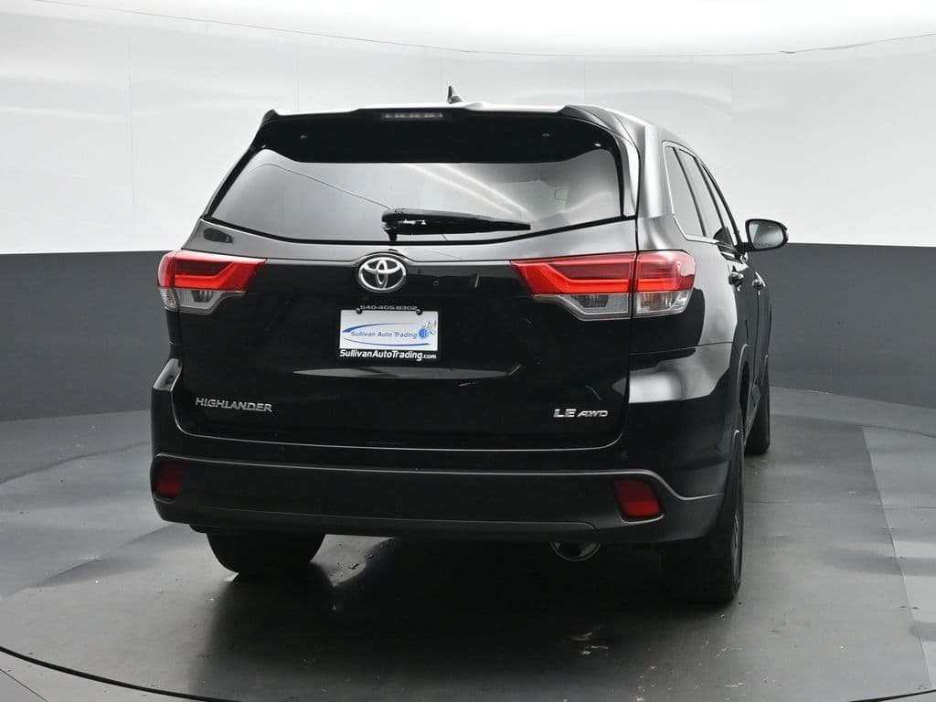 2019 Toyota Highlander LE Plus, photo 6 of 68