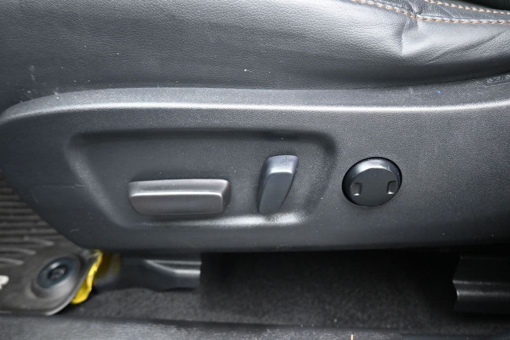 2019 Toyota Highlander LE Plus, photo 12 of 68