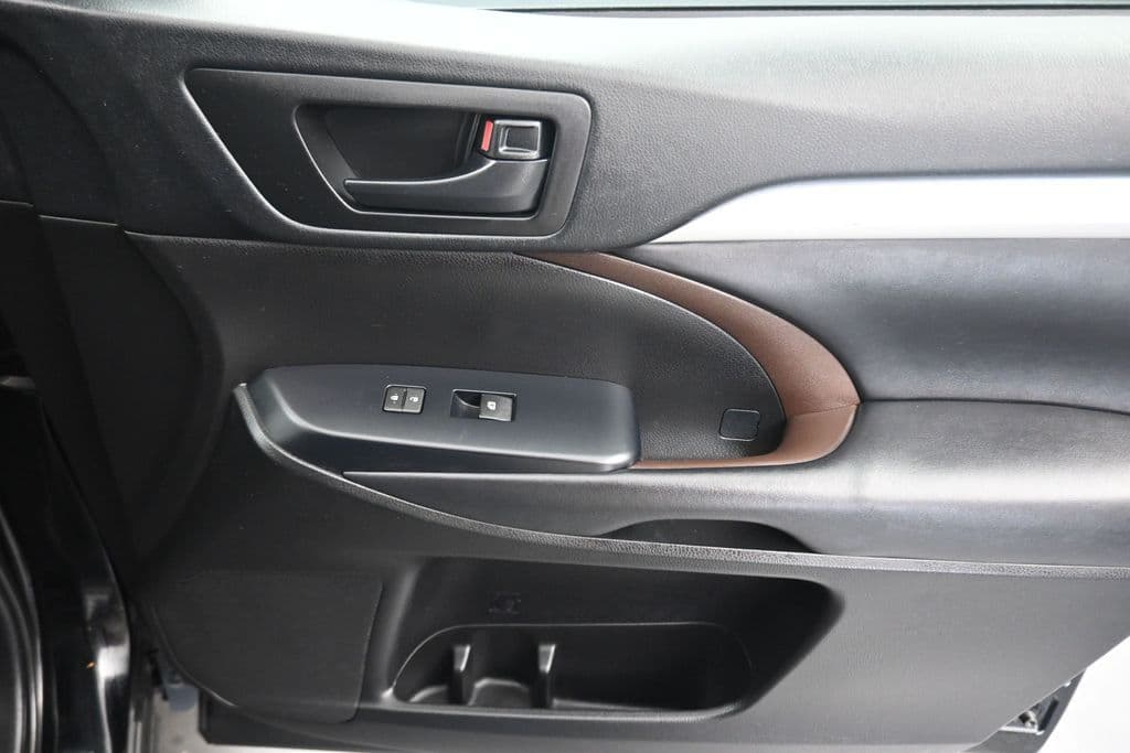 2019 Toyota Highlander LE Plus, photo 50 of 68