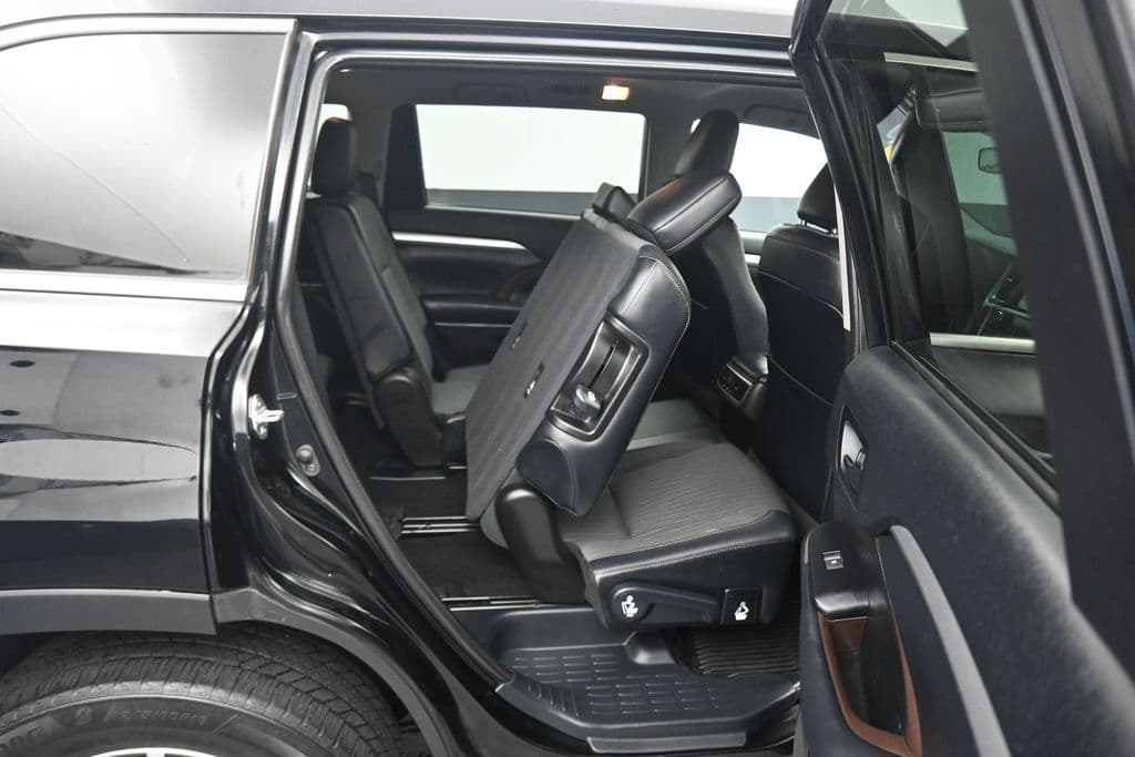 2019 Toyota Highlander LE Plus, photo 46 of 68