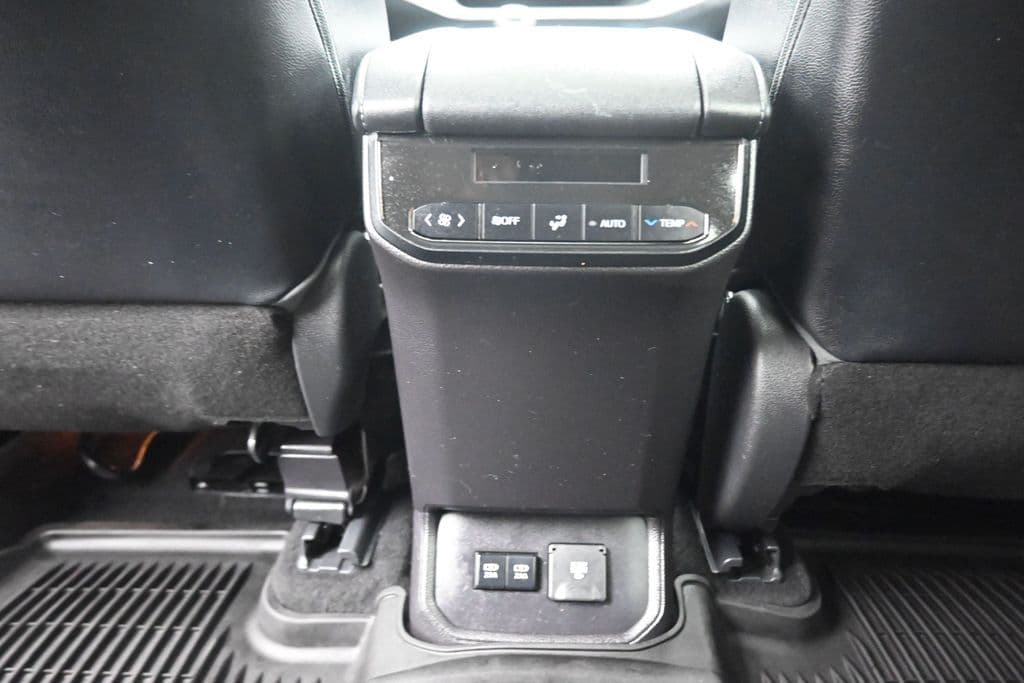 2021 Toyota Highlander Limited, photo 37 of 74
