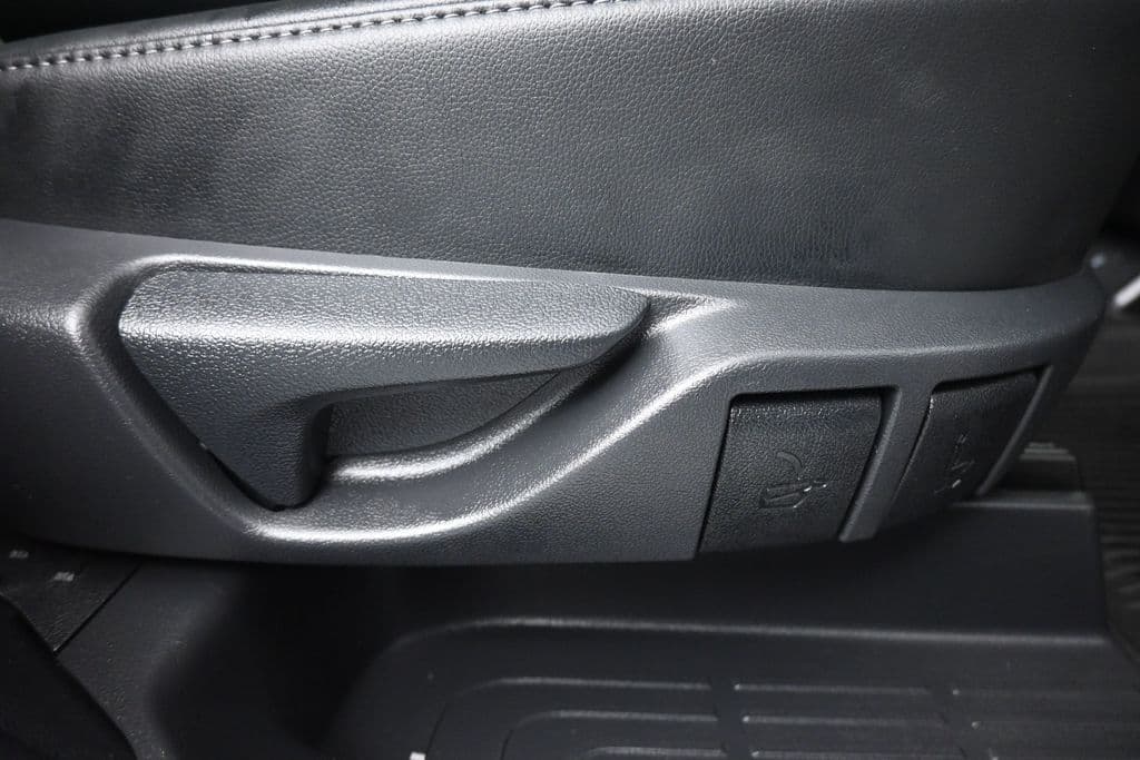 2021 Toyota Highlander Limited, photo 48 of 74
