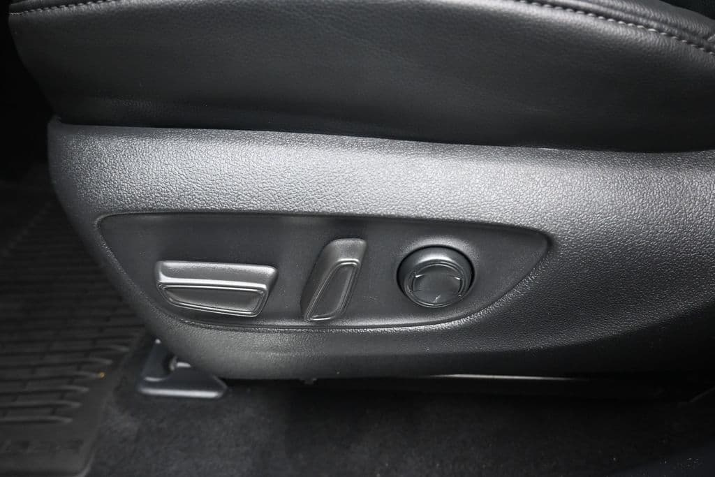 2021 Toyota Highlander Limited, photo 12 of 74