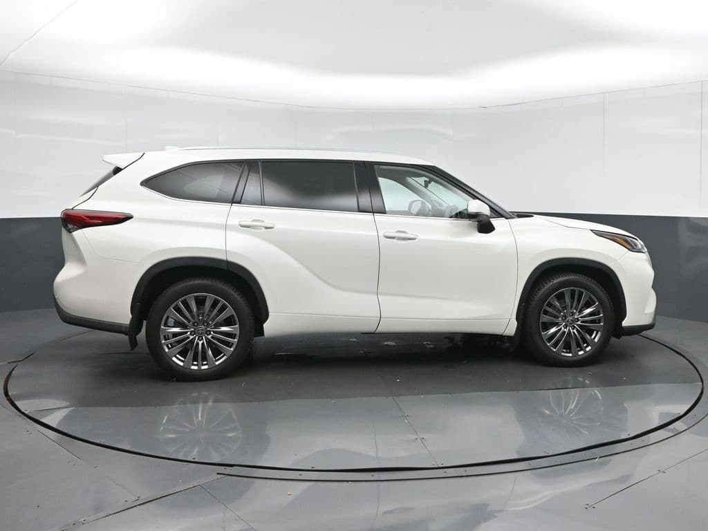 2021 Toyota Highlander Limited, photo 8 of 74