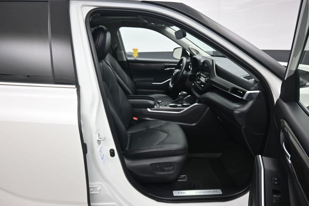 2021 Toyota Highlander Limited, photo 56 of 74