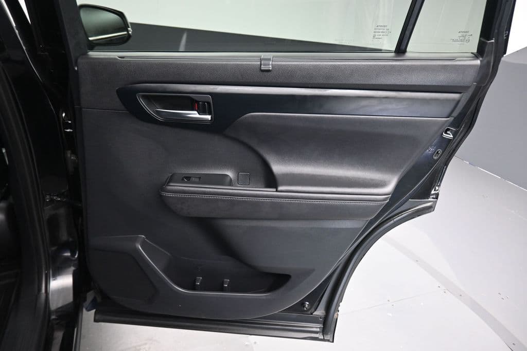 2020 Toyota Highlander XLE, photo 43 of 73