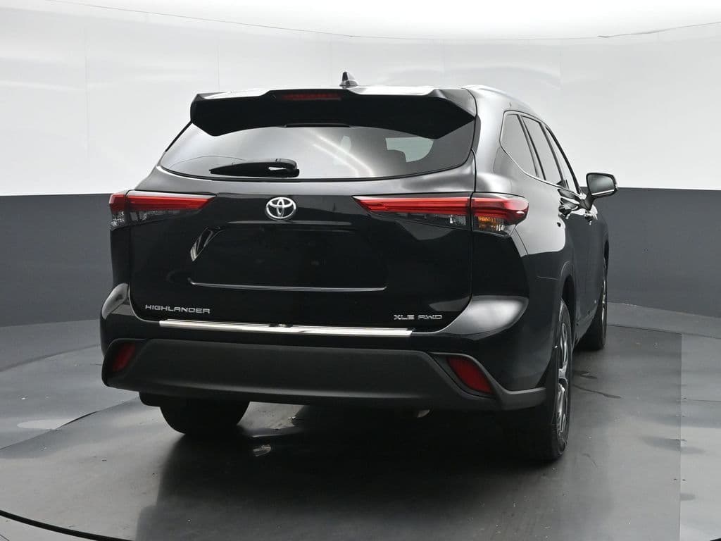 2020 Toyota Highlander XLE, photo 6 of 73