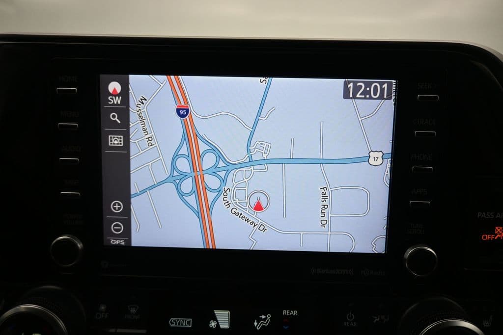 2020 Toyota Highlander XLE, photo 18 of 73
