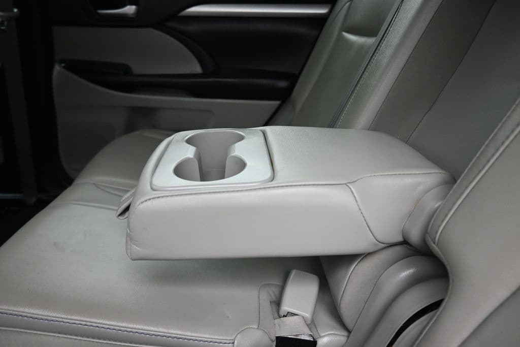 2018 Toyota Highlander XLE, photo 34 of 72