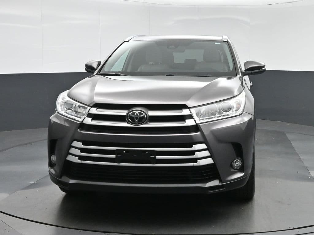 2018 Toyota Highlander XLE, photo 2 of 72