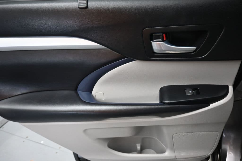 2018 Toyota Highlander XLE, photo 30 of 72