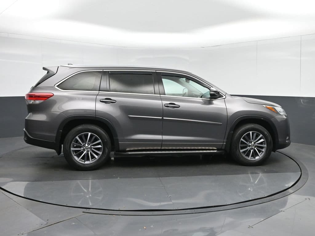 2018 Toyota Highlander XLE, photo 8 of 72