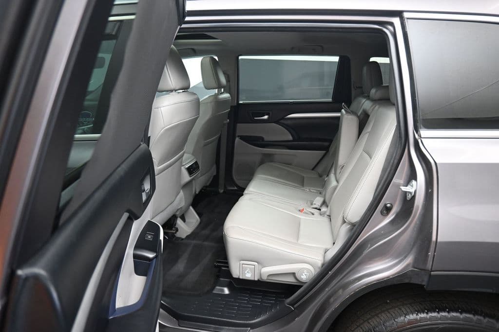 2018 Toyota Highlander XLE, photo 32 of 72