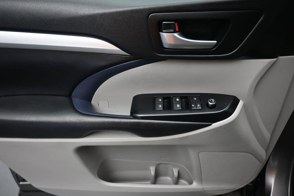 2018 Toyota Highlander XLE, photo 10 of 72