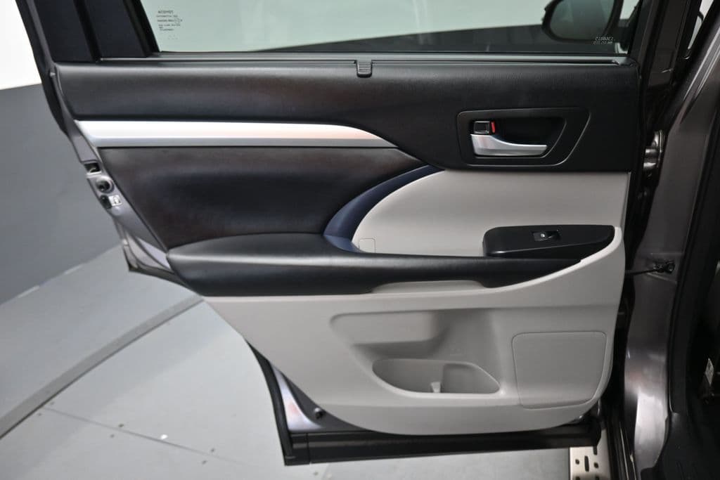 2018 Toyota Highlander XLE, photo 29 of 72