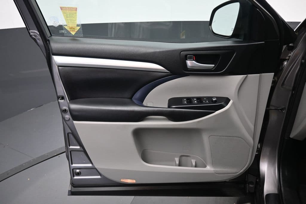 2018 Toyota Highlander XLE, photo 9 of 72