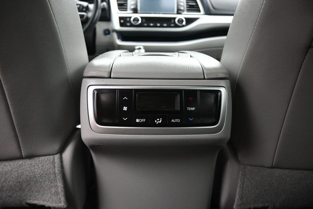 2018 Toyota Highlander XLE, photo 35 of 72
