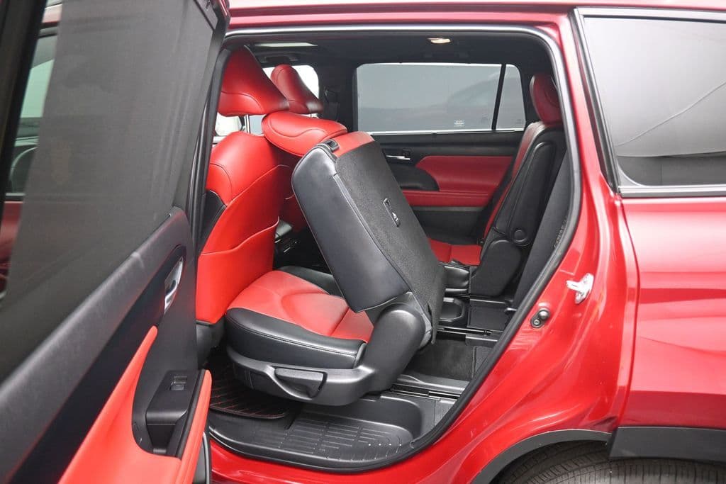 2023 Toyota Highlander XSE, photo 42 of 76