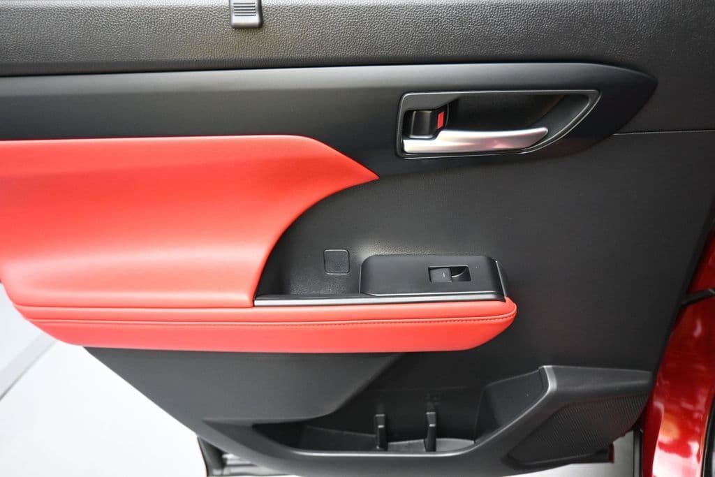 2023 Toyota Highlander XSE, photo 35 of 76