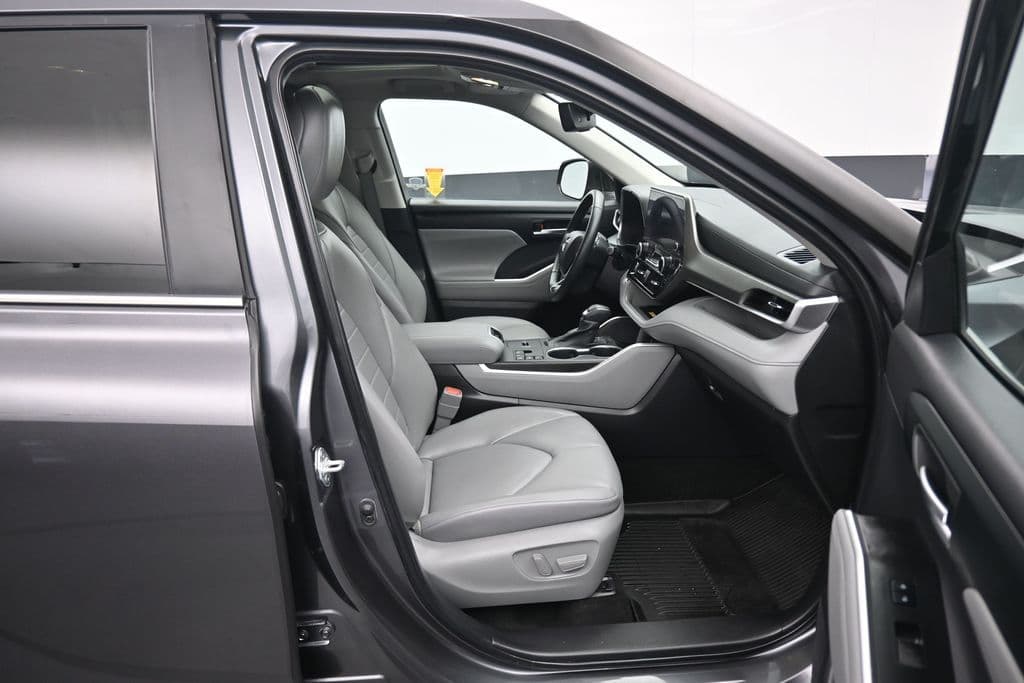 2023 Toyota Highlander XLE, photo 57 of 75
