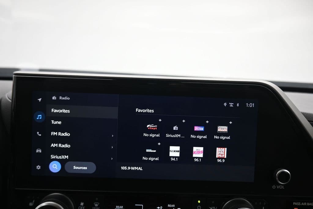 2023 Toyota Highlander XLE, photo 16 of 75