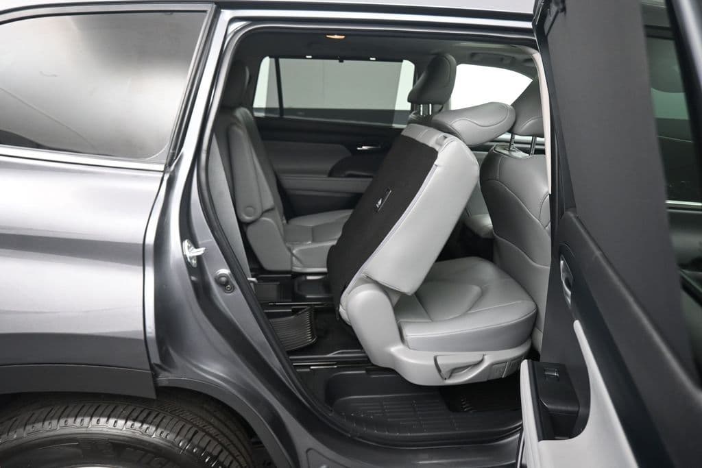 2023 Toyota Highlander XLE, photo 51 of 75
