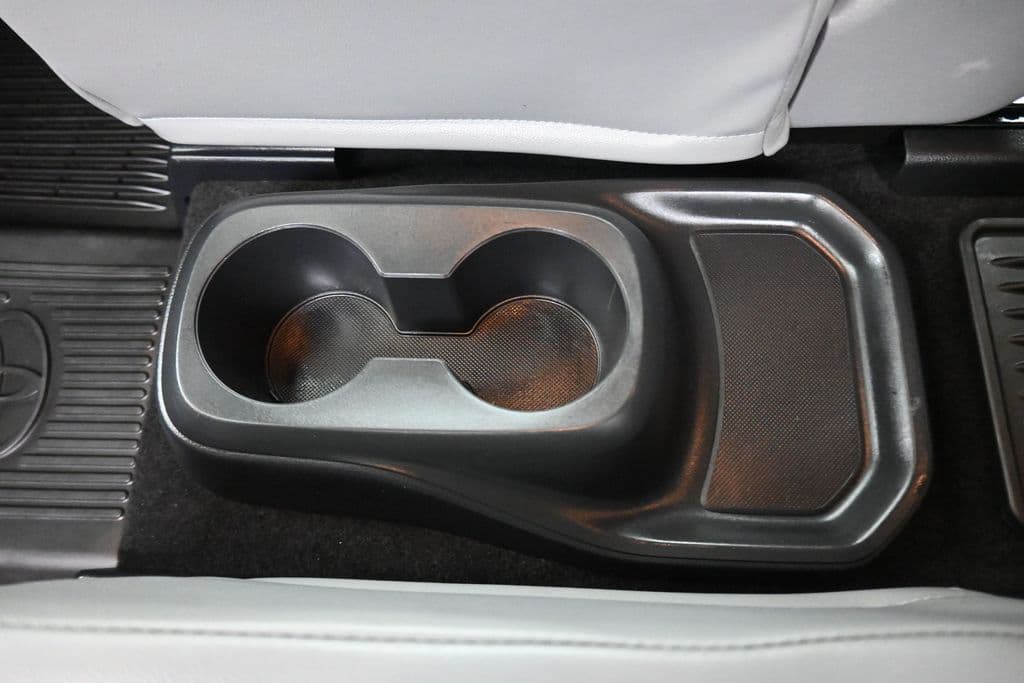 2023 Toyota Highlander XLE, photo 37 of 75