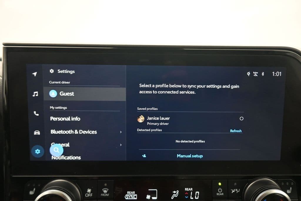 2023 Toyota Highlander XLE, photo 18 of 75